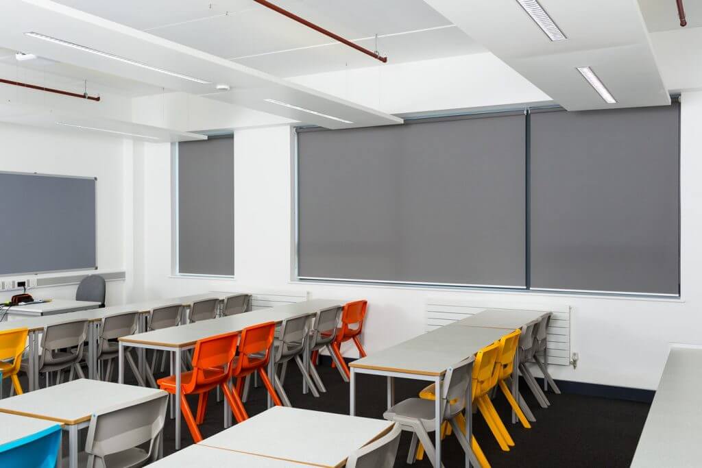 كيف تختار الستائر الأسطوانة للمدرسة؟