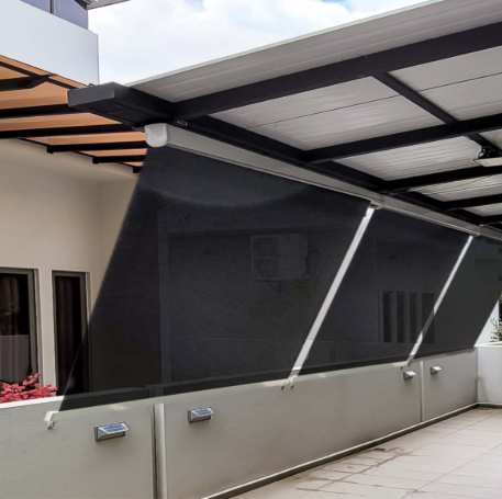 الظل الأسطوري في الهواء الطلق مع السنانير والذراعين